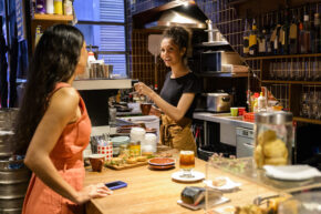 How Cafés Can Save Time and Money with the Right Wholesale Food Supplier